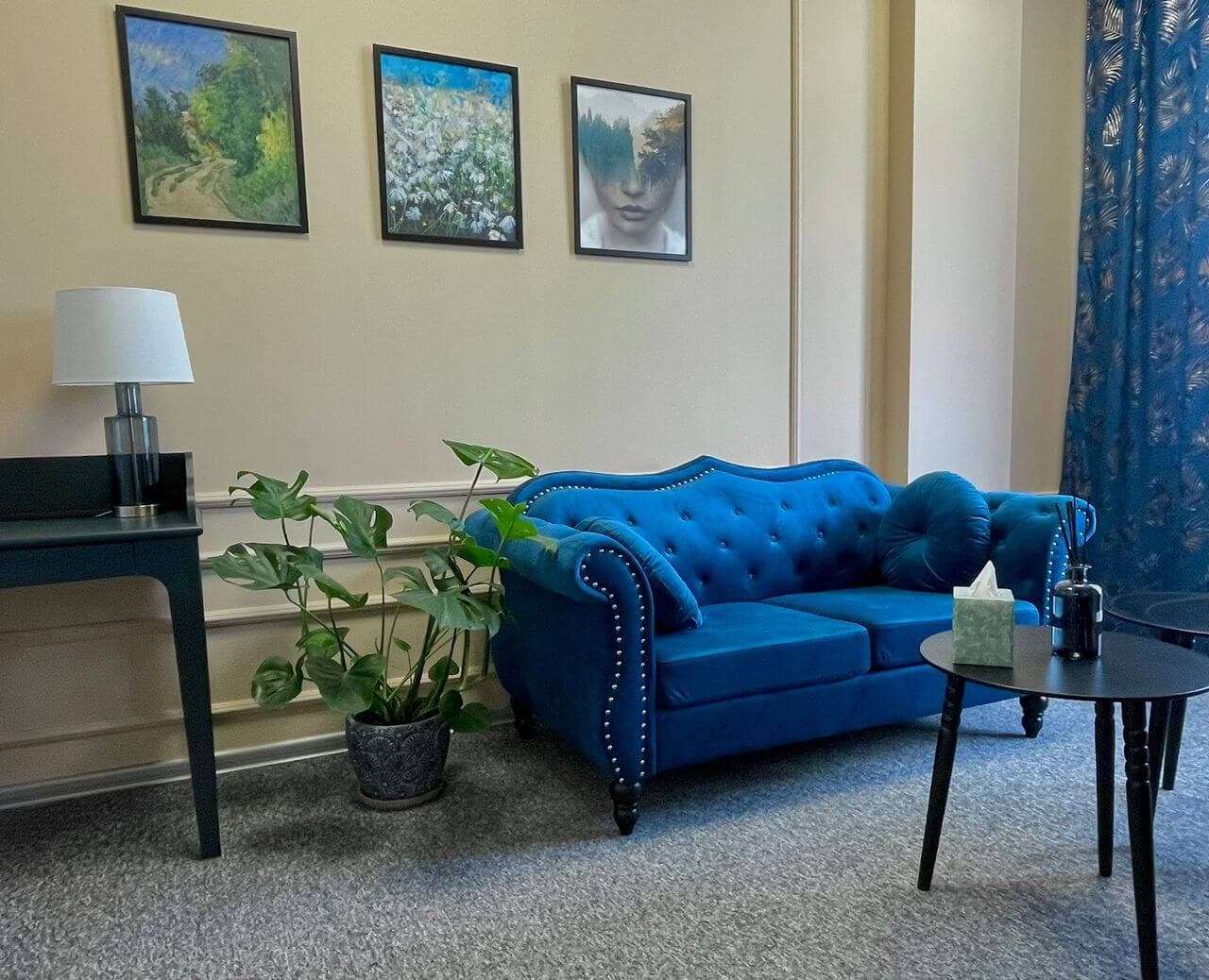 Wnętrze gabinetu psychologicznego Kornelii Gruszczyńskiej - komfortowe i bezpieczne miejsce terapii w Kielcach